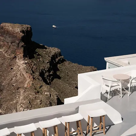 Couette-café La Roka, Cliffside Memories *